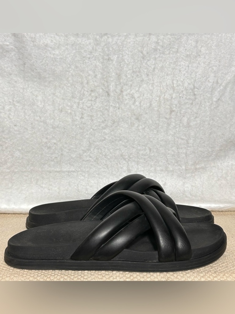 Old Navy Womens Black Faux-Leather Puff Cross-Strap Slides Sandals Shoes SZ 9